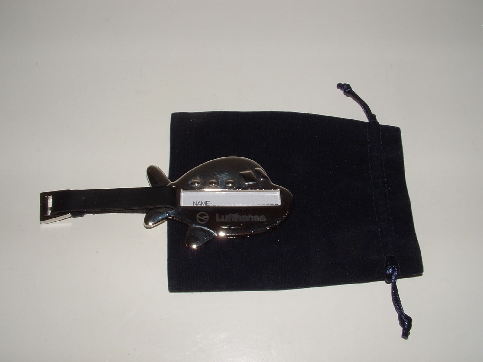 Lufthansa Airlines Airplane Shape Luggage Tag, Silver-tone, pre-owned (Unused) 2