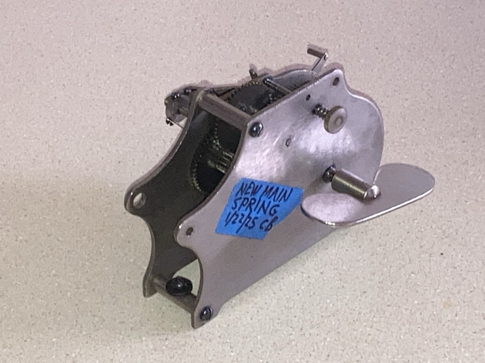 Rebuilt Columbia ‘Q’ Cylinder Phonograph Motor-New Main Spring, with Winding Key 2