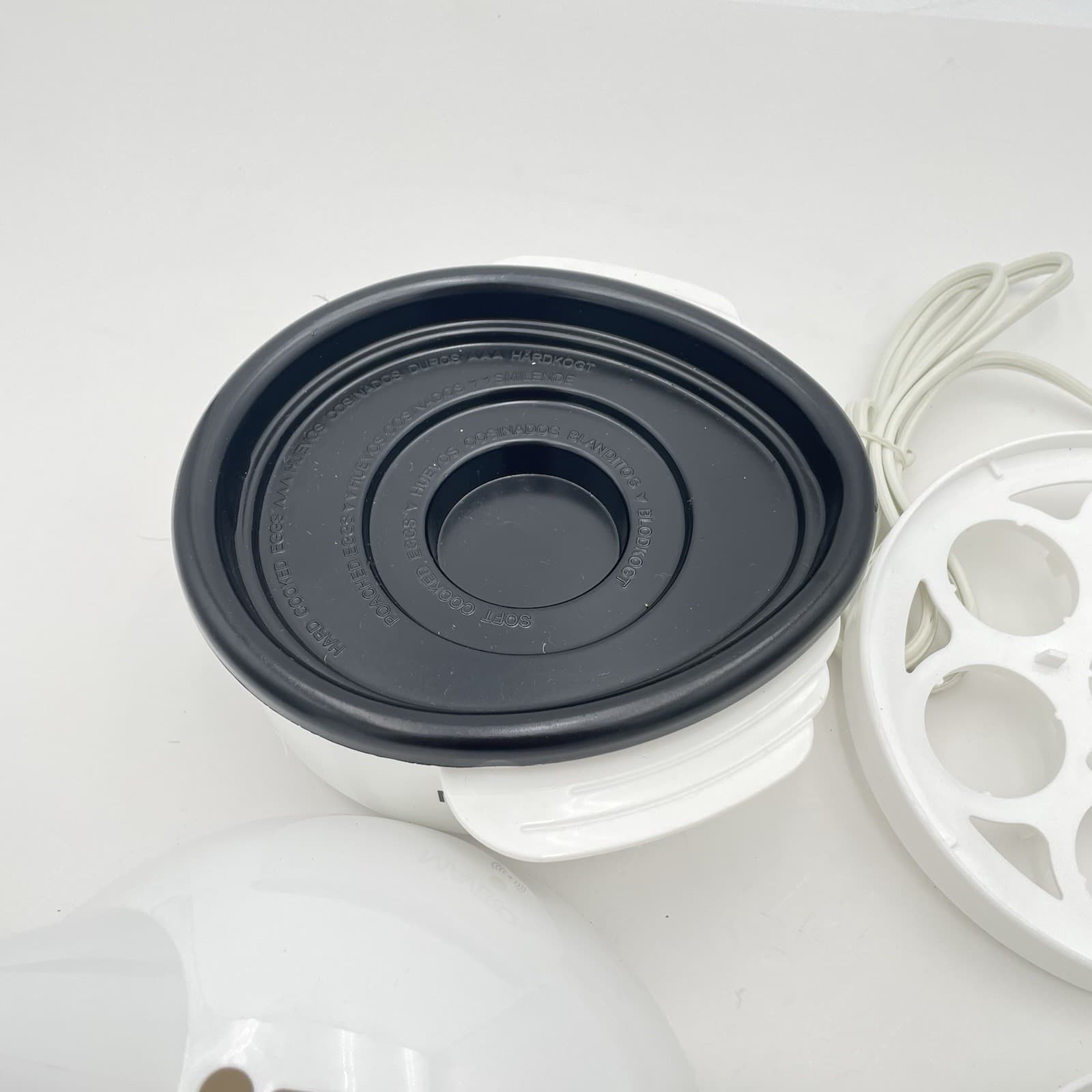 MAVERICKS HENRIETTA HEN Egg Cooker Poaches Boils Soft/ Hard Chirps When Cooked 6