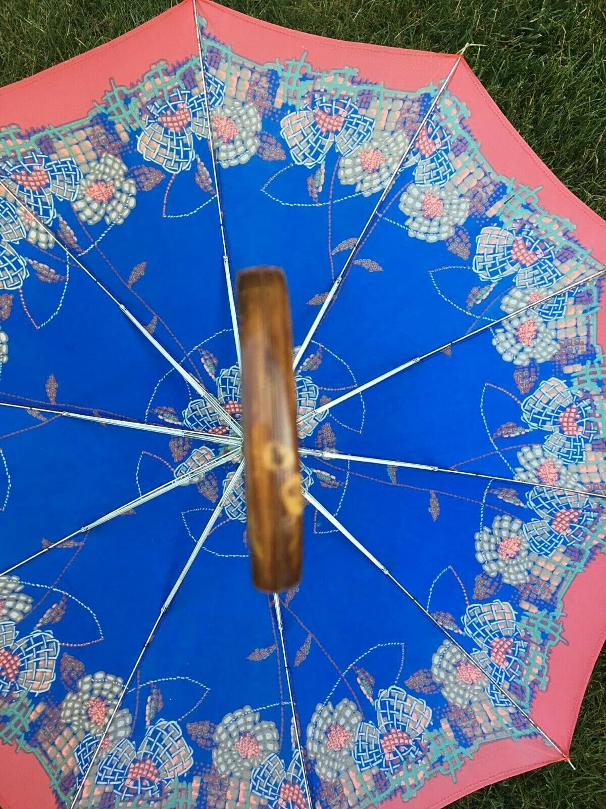 Vtg MCM Carrying Rain Umbrella 100% Nylon Hong Kong 6