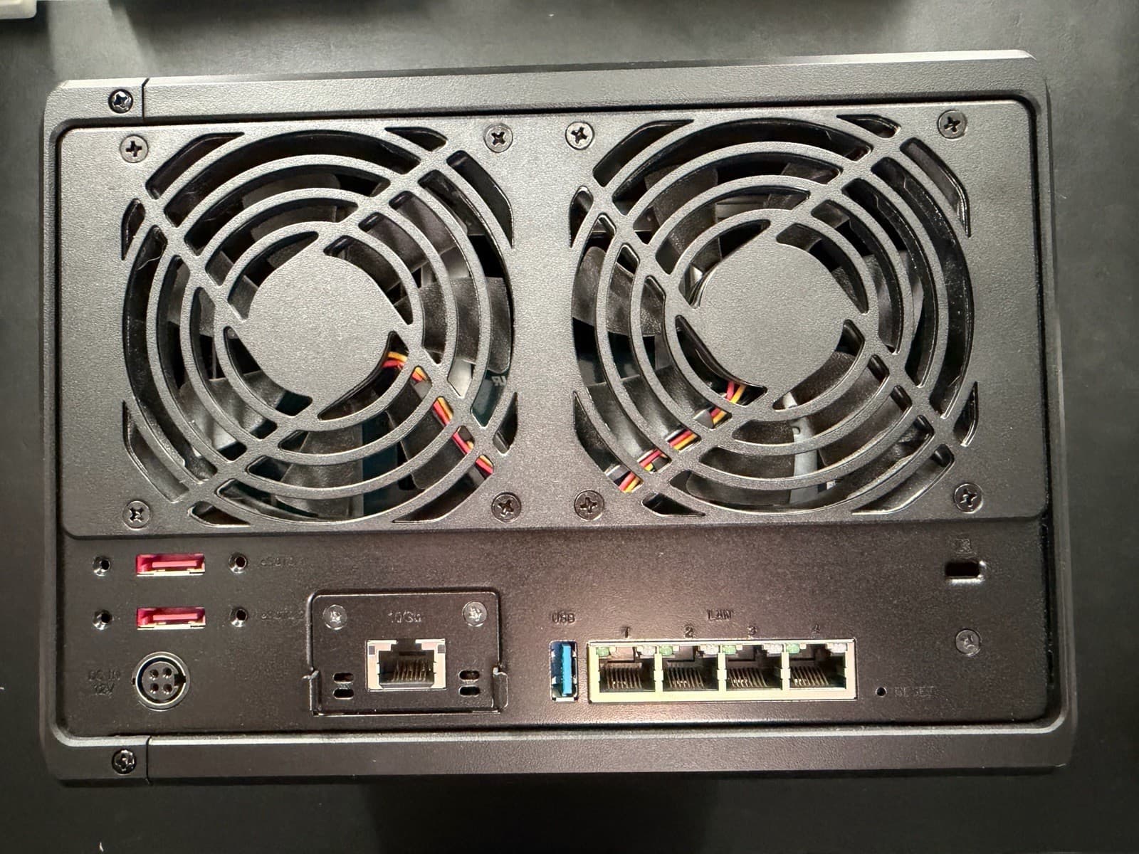 Synology 5-bay DiskStation DS1522+ , 10Gb Ethernet, Synology 400gb. Nvme 2