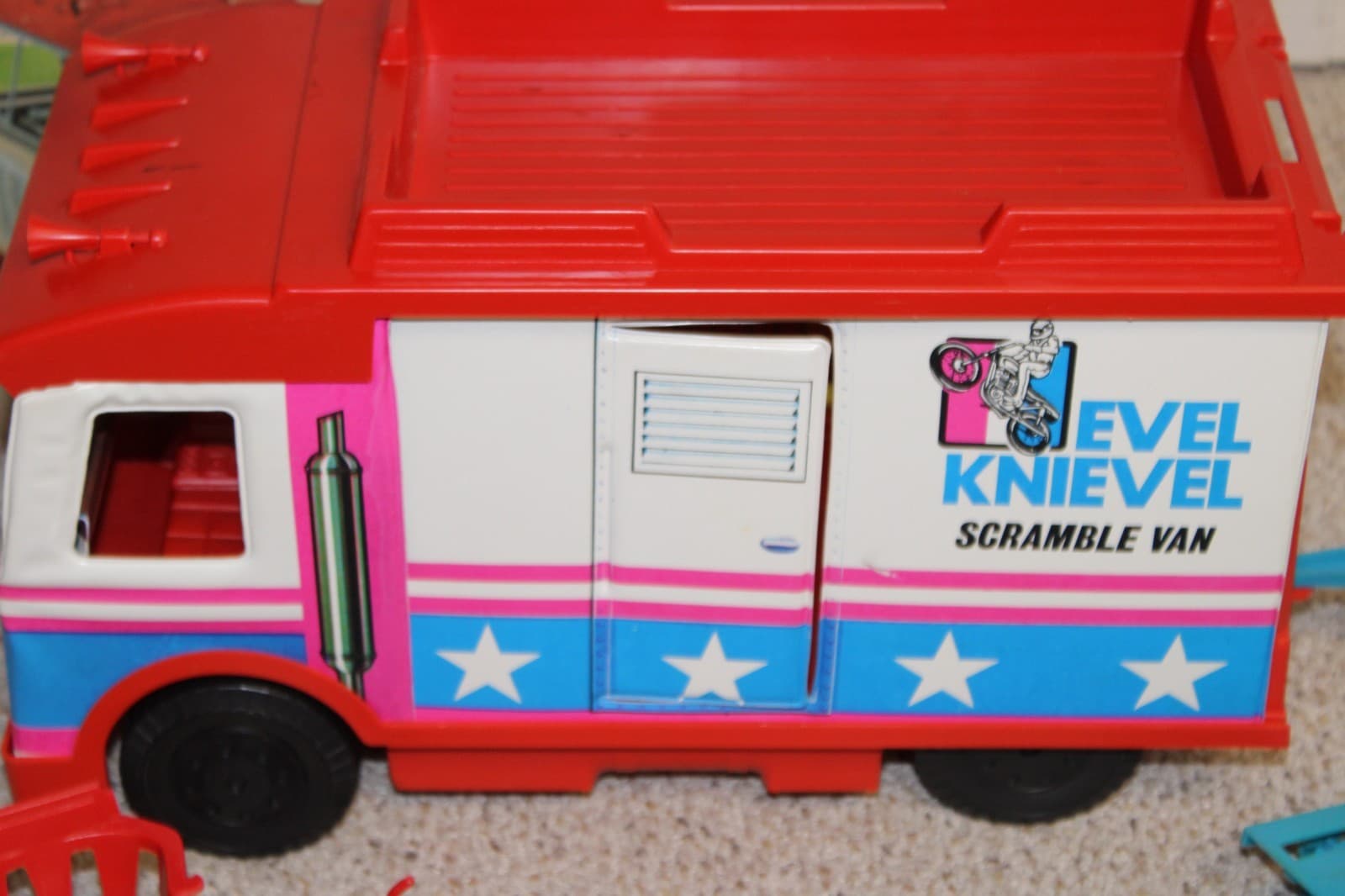 VINTAGE 1973 EVEL KNIEVEL SCRAMBLE VAN WITH BOX AND MOST ACCESSORIES 3