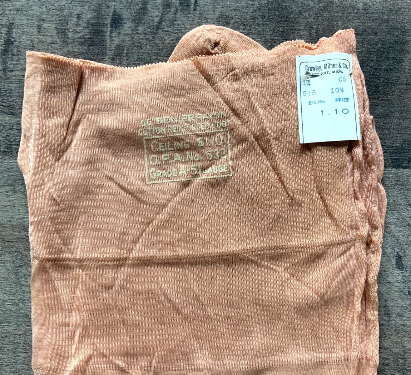 NEW 1940s WWII Vintage Woman’s Sheer RAYON Stockings Hose Seam CUBAN HEEL - 10.5 4