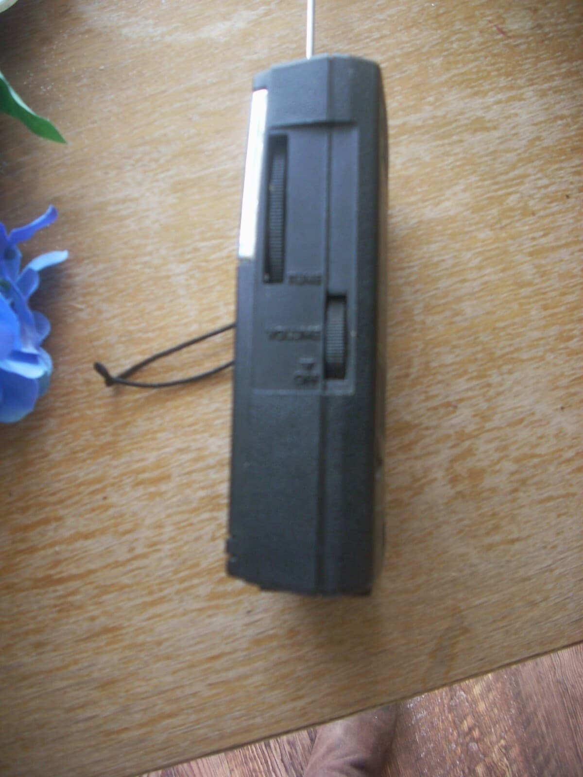 GENERAL ELECTRIC Model No. 7-2500B Hong Kong FM-AM Transistor Radio Works well 6