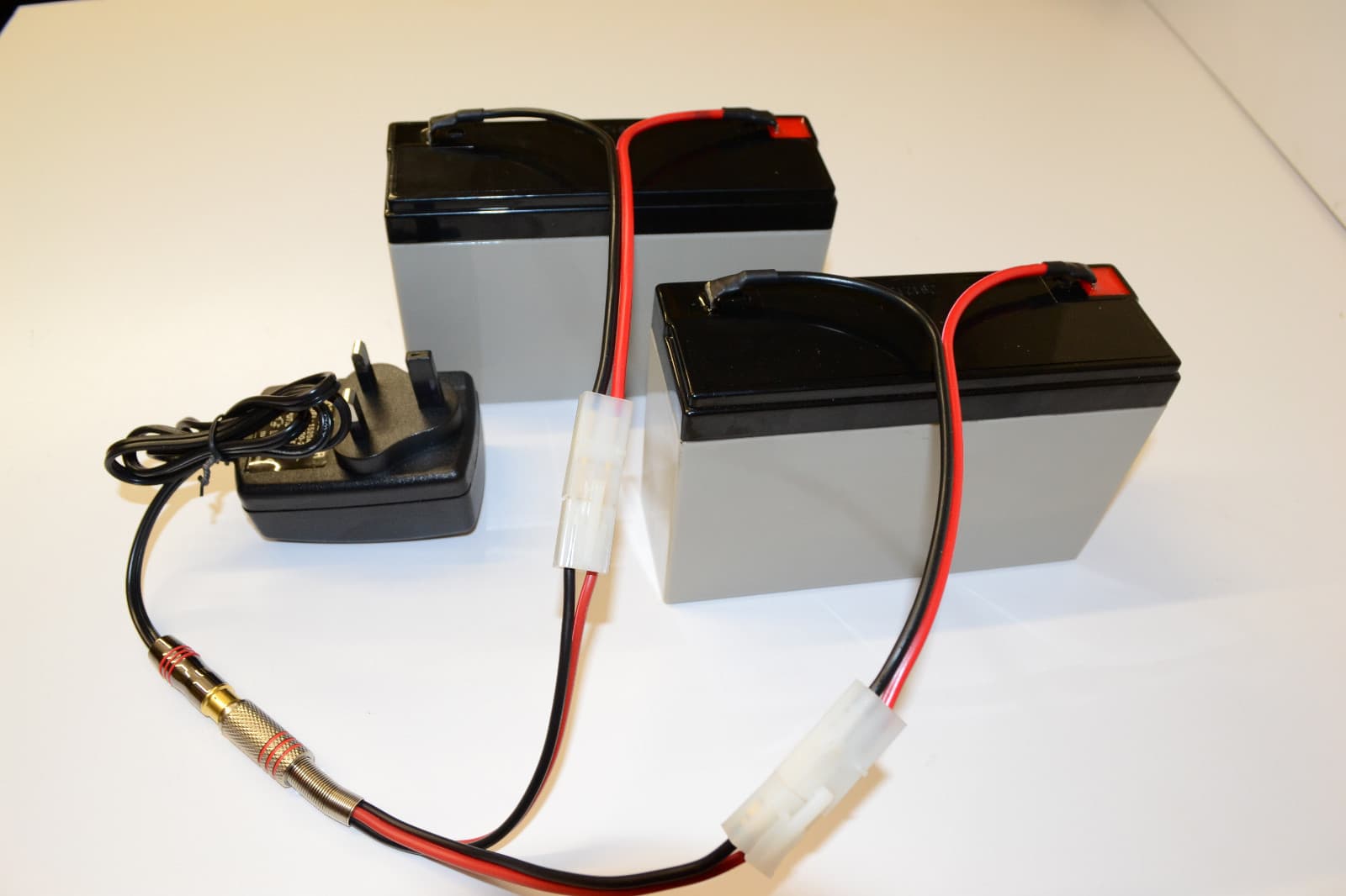 Microcat / HD Bait Boat Battery Charging Lead 2