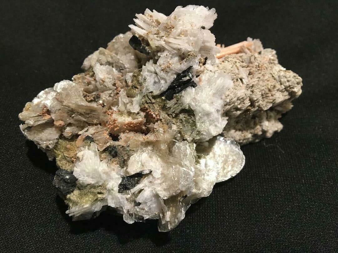 KB: FANTASTIC! GREAT SW FL. POLYLITHIONITE/LEUCOPHANITE/ALBITE, QUEBEC, CANADA 4