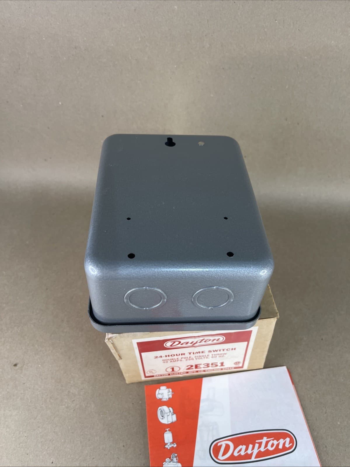 Dayton Time Switch Box Model 2E351  Electric Timer W Manual 5