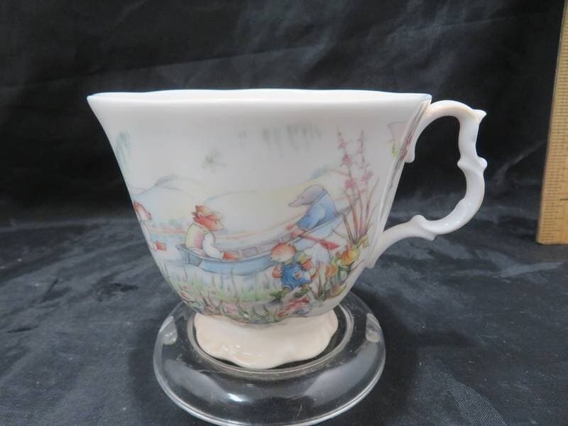 Royal Albert The Wind in the Willows Portly's Return Tea Cup & Saucer & Plate 8 6