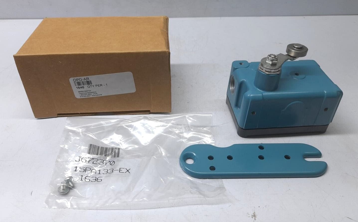 Honeywell OPD-AR 1640 Micro Switch Roller Lever OPDAR Enclosed Limit Switch