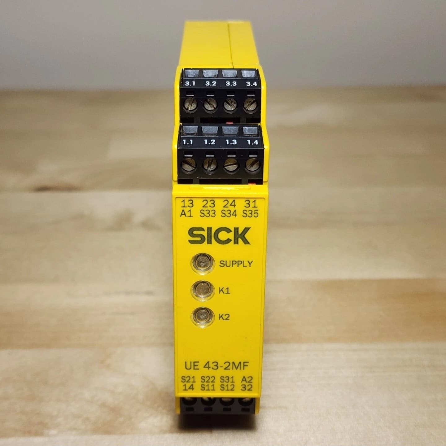 Sick 6024894 Safety Relay UE43-2MF3D2 24V