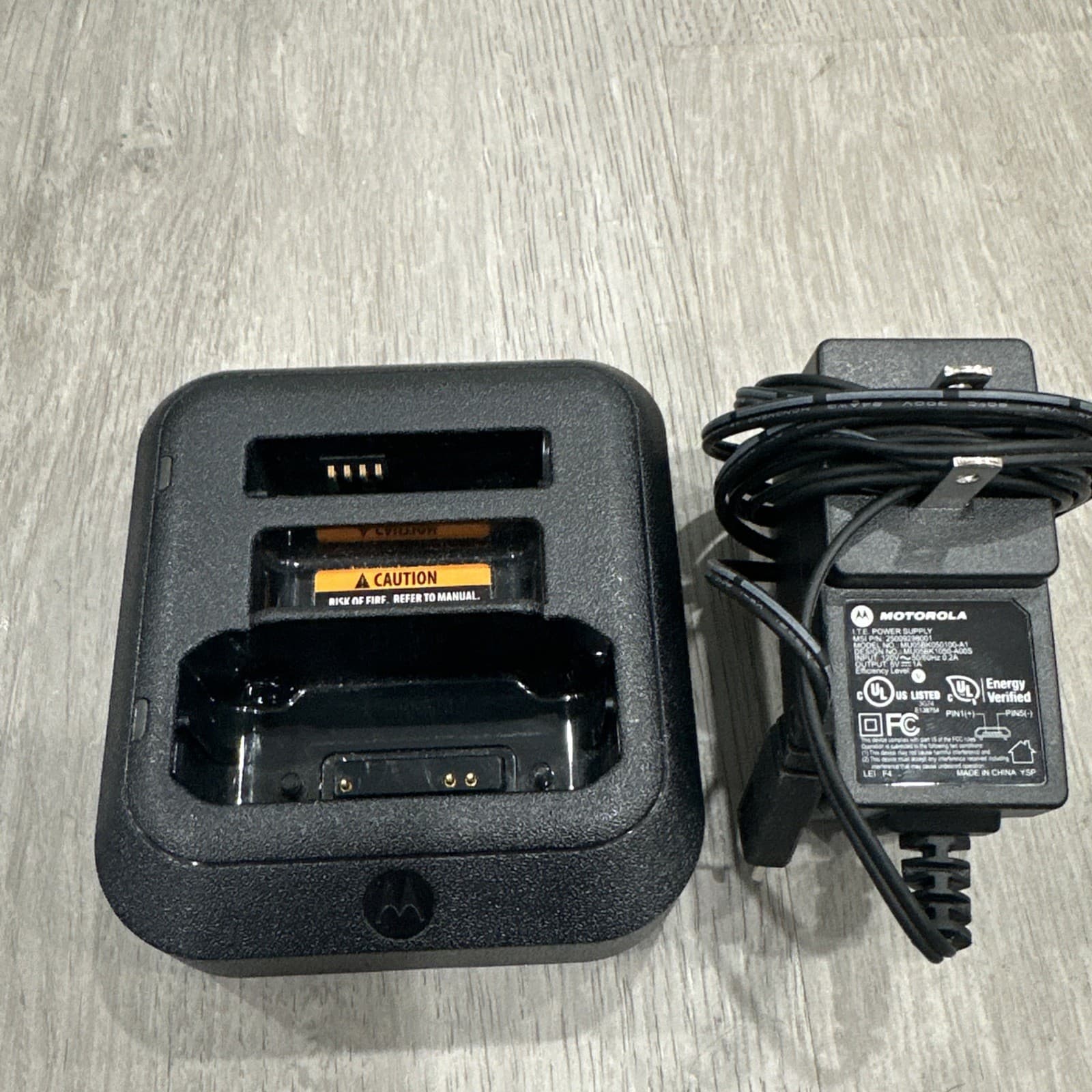 Motorola RLN6505A Minitor VI (6) Desktop Pager Charger