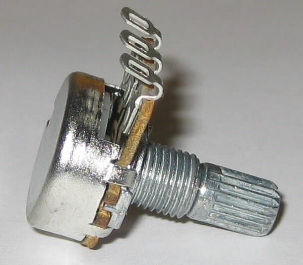 Audio (A) Taper 500k Ohm Potentiometer - 6mm (1/4") Shaft - 1/8 Watt 500000 Ohm 6