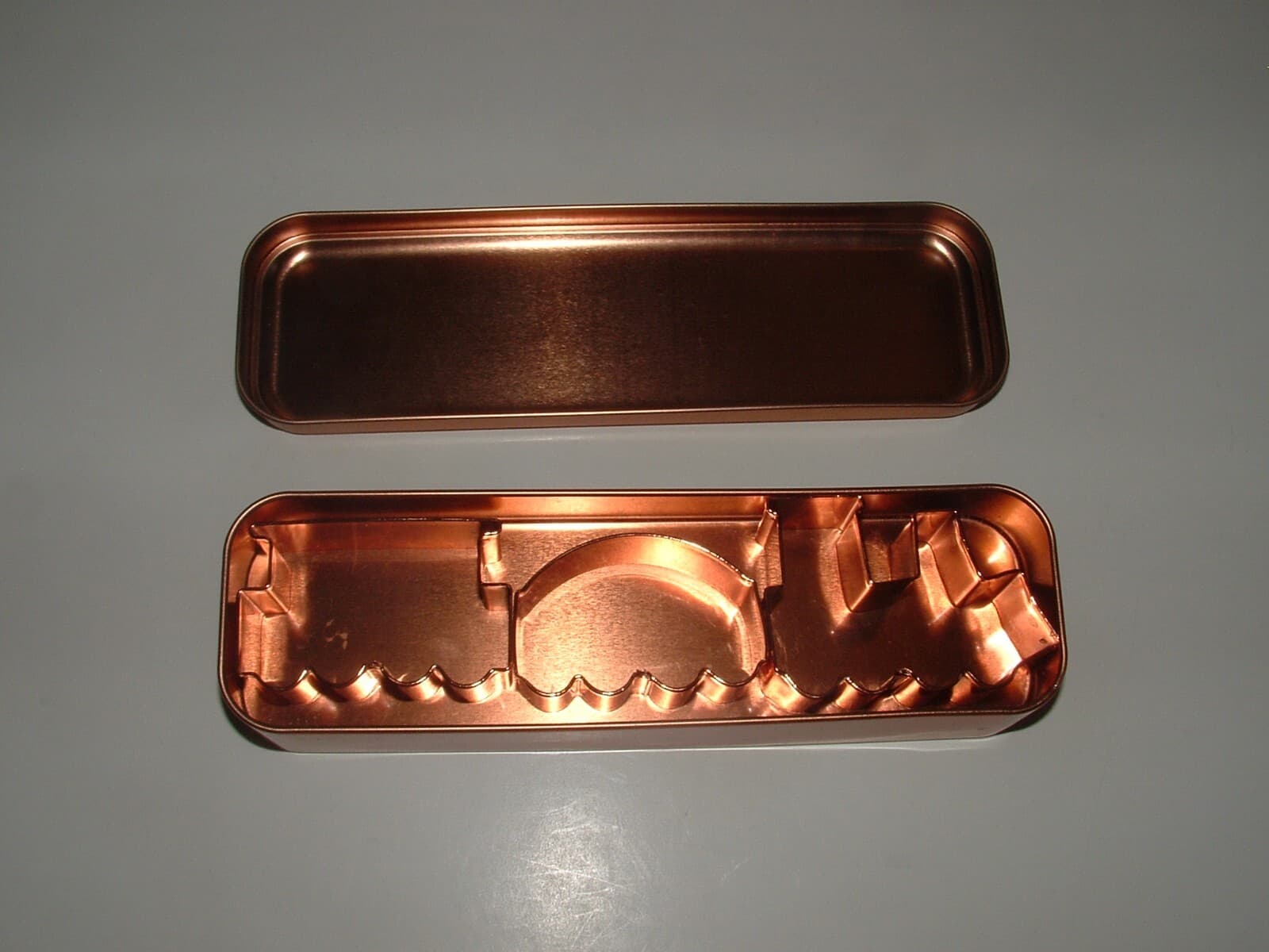 3-Piece Copper Metal Train Cookie Cutter Set, In Tin, Age Unknown, pre-owned 4
