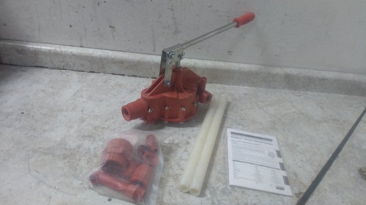Dayton 5UWH3 22 Oz per Stroke Max Flow Rate Hand Operated Drum Pump (BW)