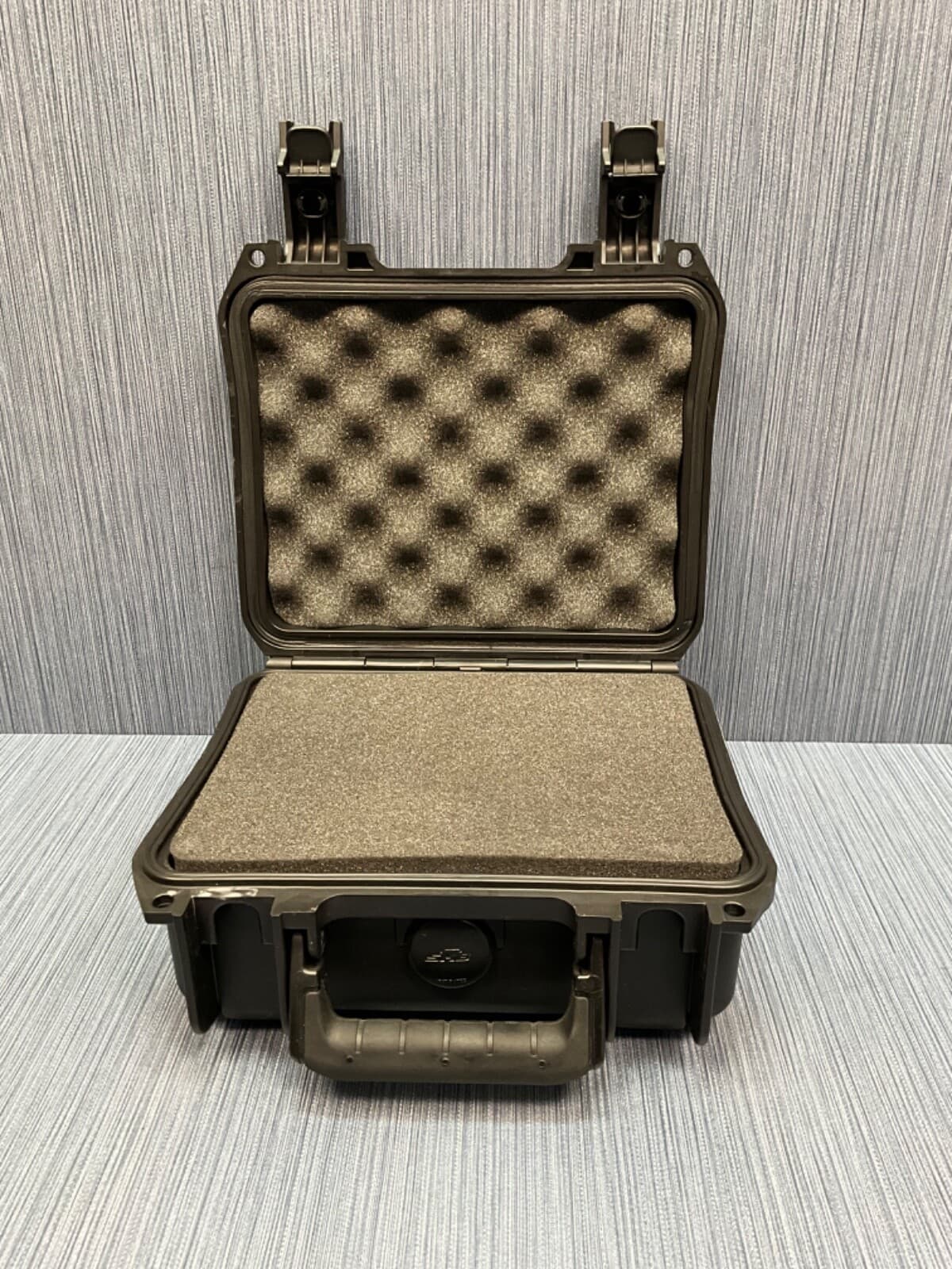 SKB Waterproof Hardcase 9'' x 7'' x 4'' with mini-latch, cubed foam 4