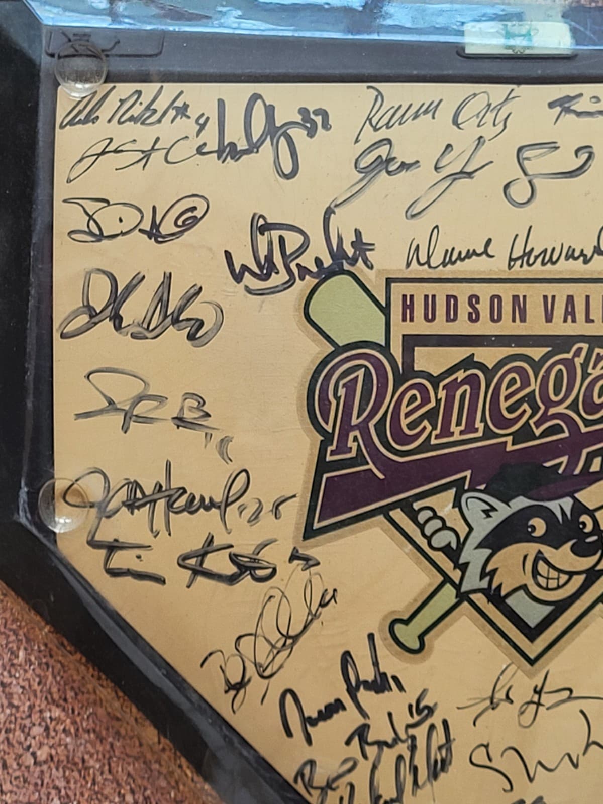HUDSON VALLEY RENEGADES TEAM SIGNED BASEBALL SCHUTT HOME PLATE NEW YORK YANKEES 4