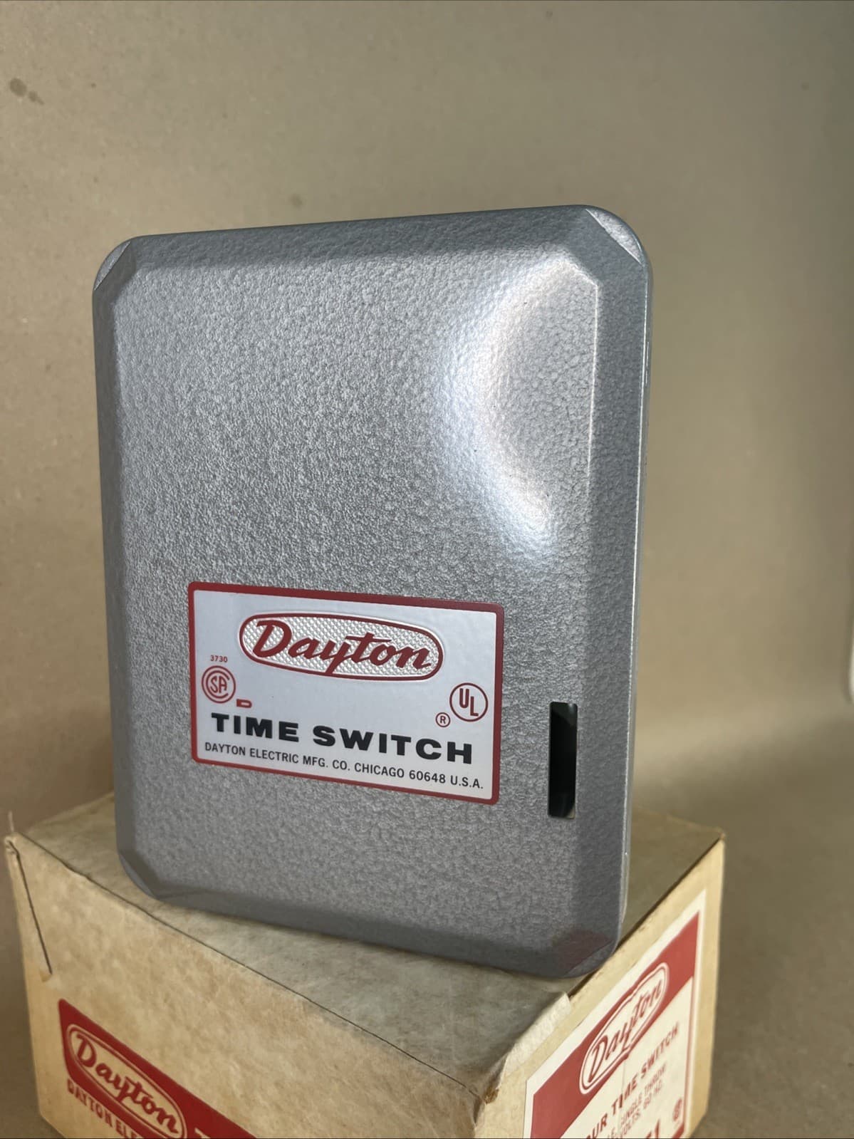 Dayton Time Switch Box Model 2E351  Electric Timer W Manual 2