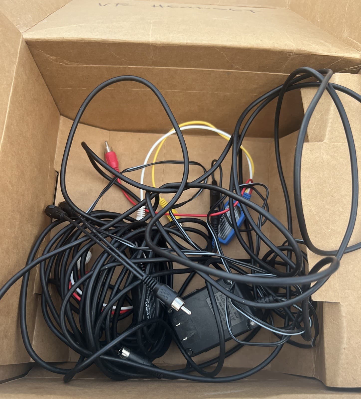 Virtual I GLASSES GAMING Personal Display System Powers On - With Cords 3