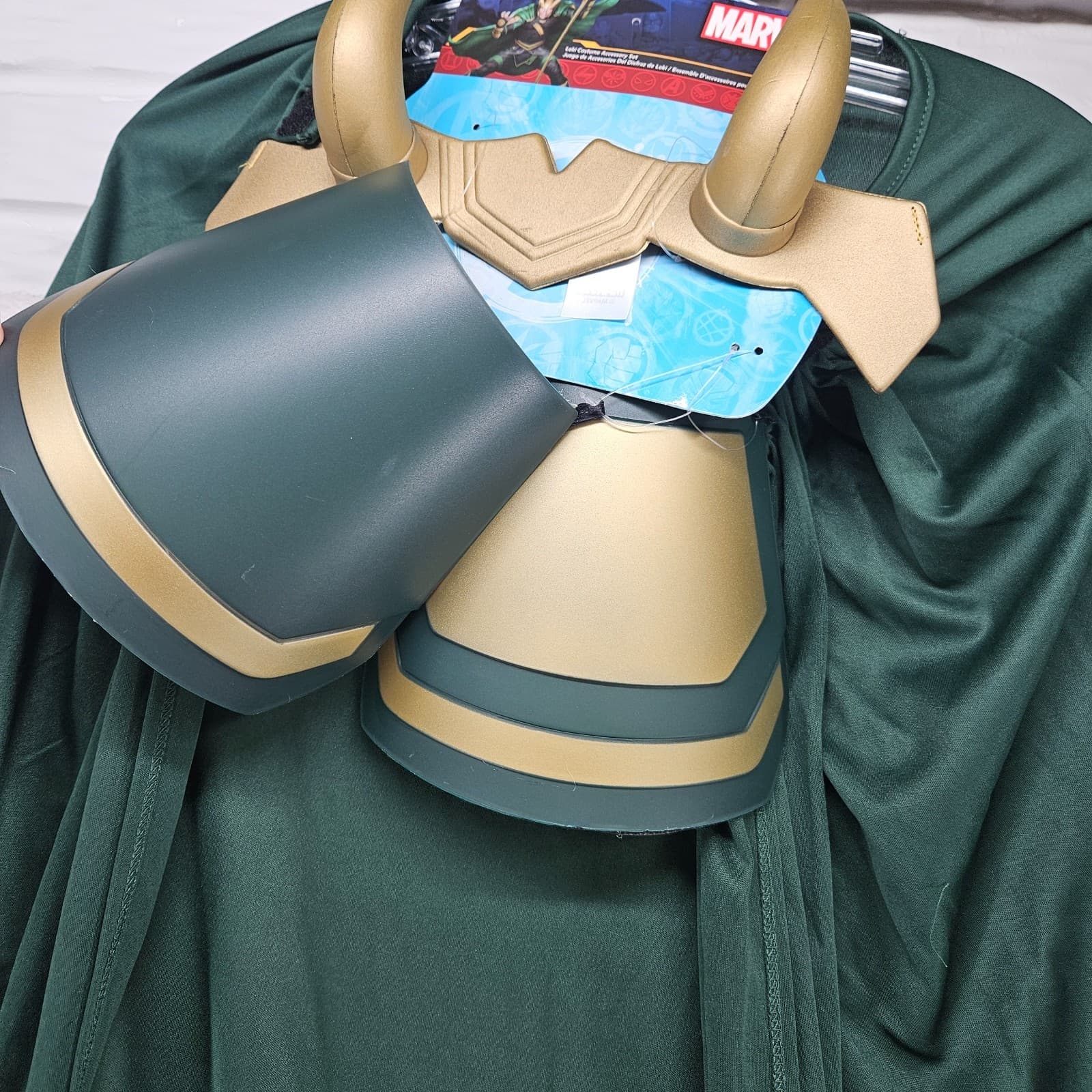Disney Store LOKI COSTUME CAPE CROWN Set Adults OONE SIZE Halloween Cosplay NEW! 3