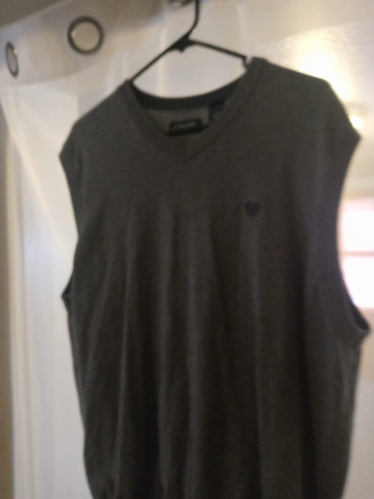 EUC CHAPS MENS V-NECK GRAY SWEATER VEST 2X  4