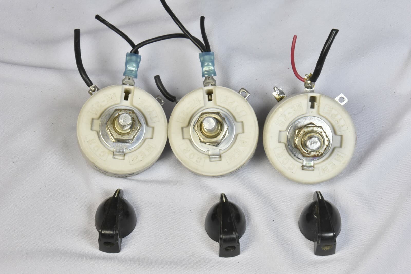  Memcor Rheostat Resistor 200 ohms, 25 Watt, 0.35 Amp, + knob, fan speed control 3