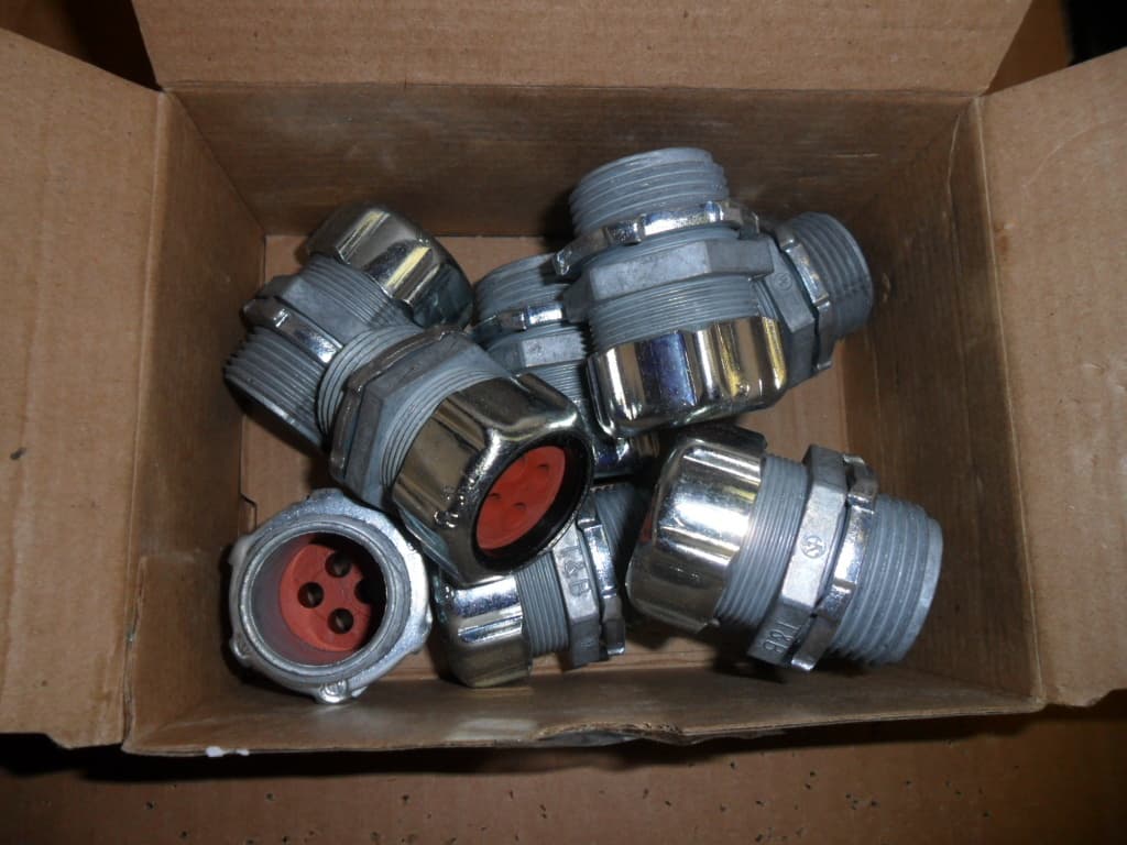 2540-4 Multi-Hole Cord Connector, 4 Holes  1" Cord Diameter 0.215 to 0.235 Inch 4