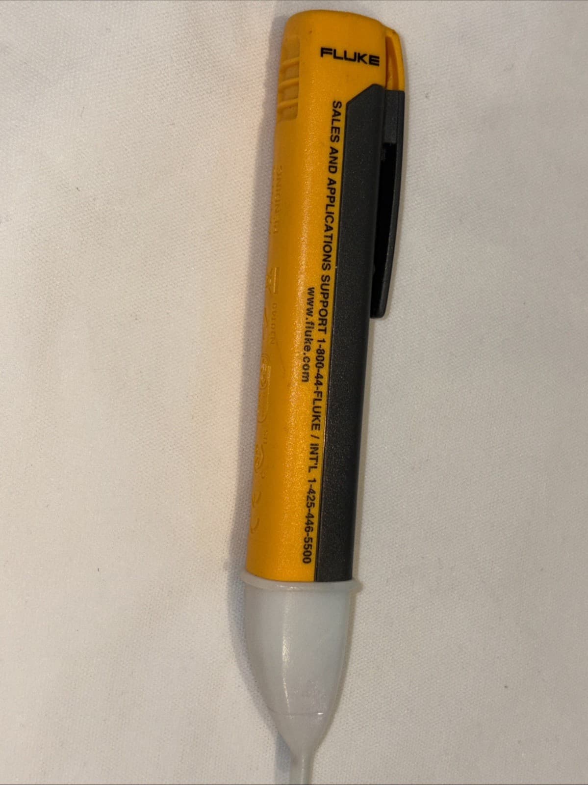 Fluke 1AC II VoltAlert Non-Contact Voltage Tester Pocket-Size 90-1000V AC Clip 3