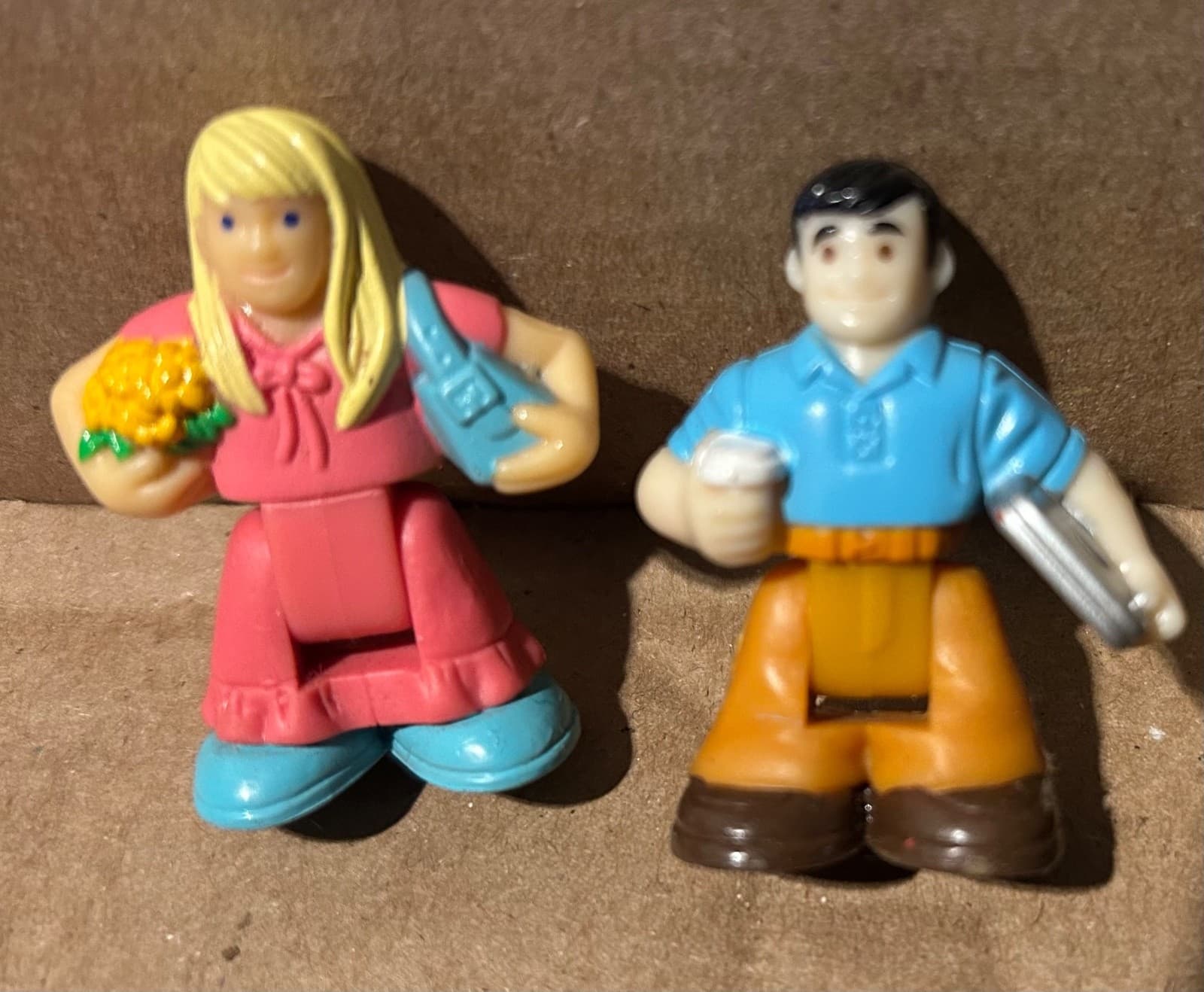 4 Fisher Price GEO TRAX  Figures People  Girl with Flower & Workers & Blue Crate 5