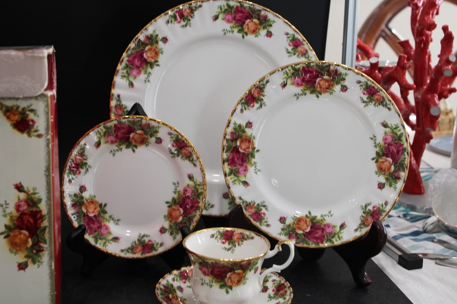 Royal Albert Old Country Rose 4 - 5 Piece Setting (20 Pieces) 5