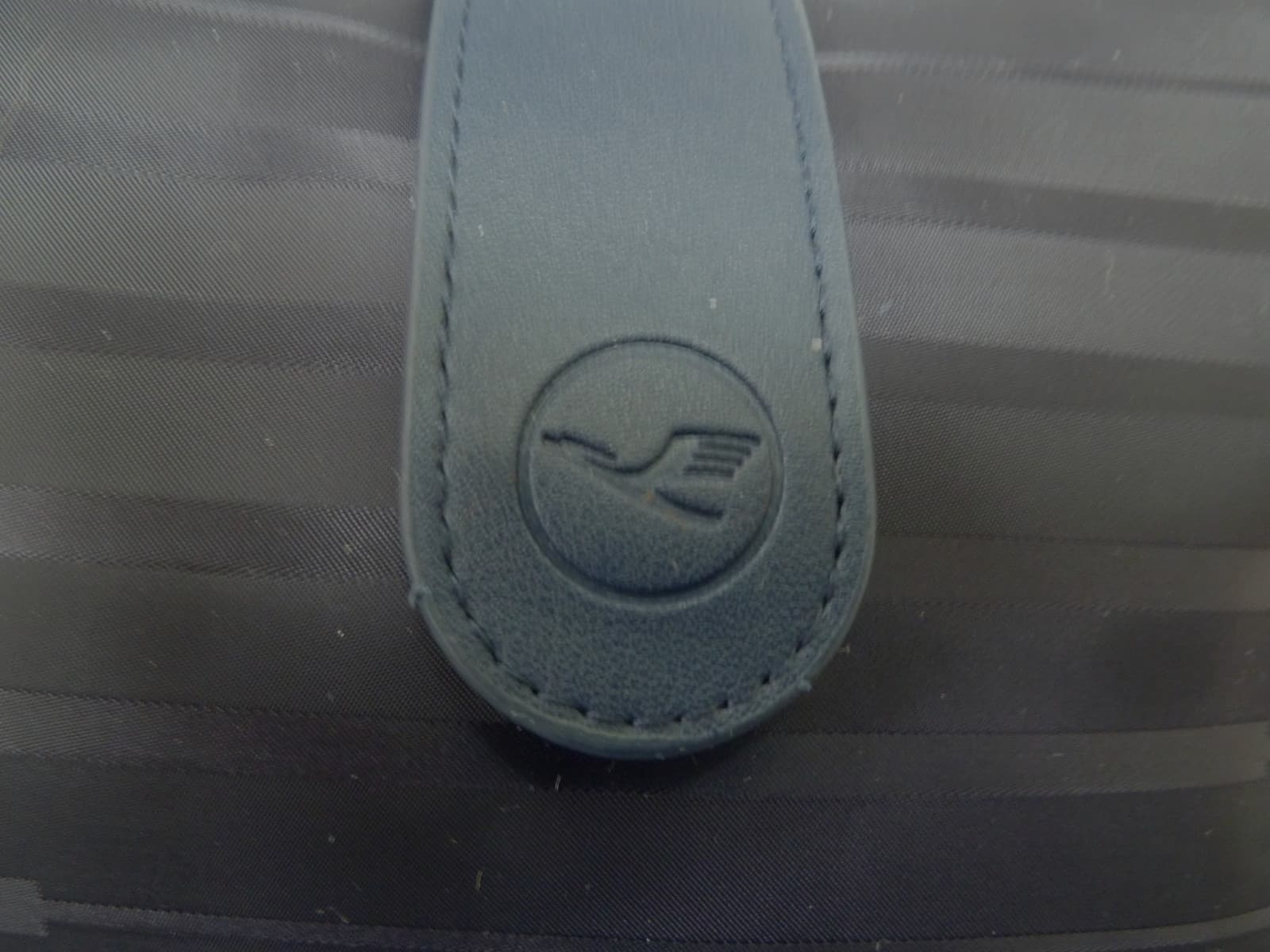 2 Lufthansa Business Class Amenity Travel Kit Sealed Unopened New October 2025 4