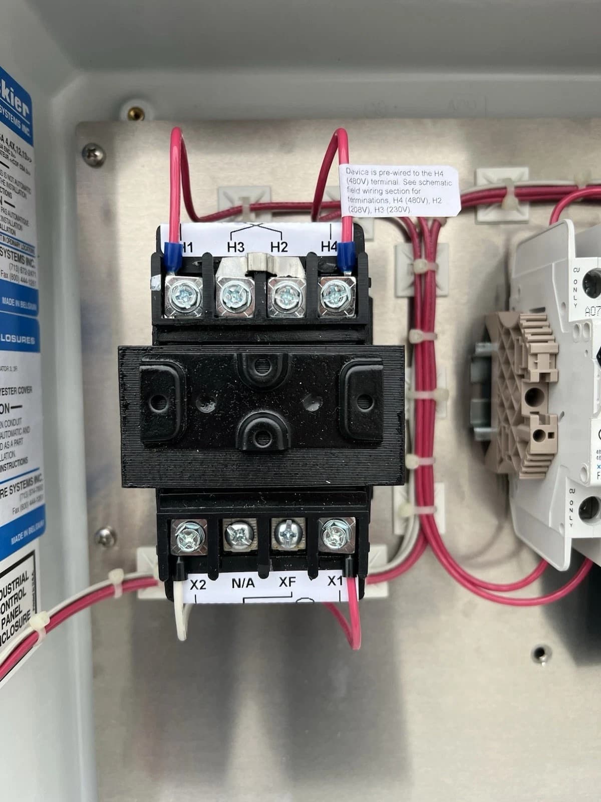 Vynckier Enclosure Motor Starter W/ Start/stop Switch,  3 HP at 230V, 5 HP@460v 5