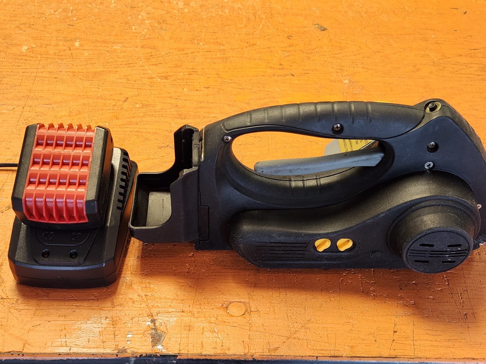 TRANSPAK Poly- Strapping Machine VT700L Battery powered, powers up and works? 2