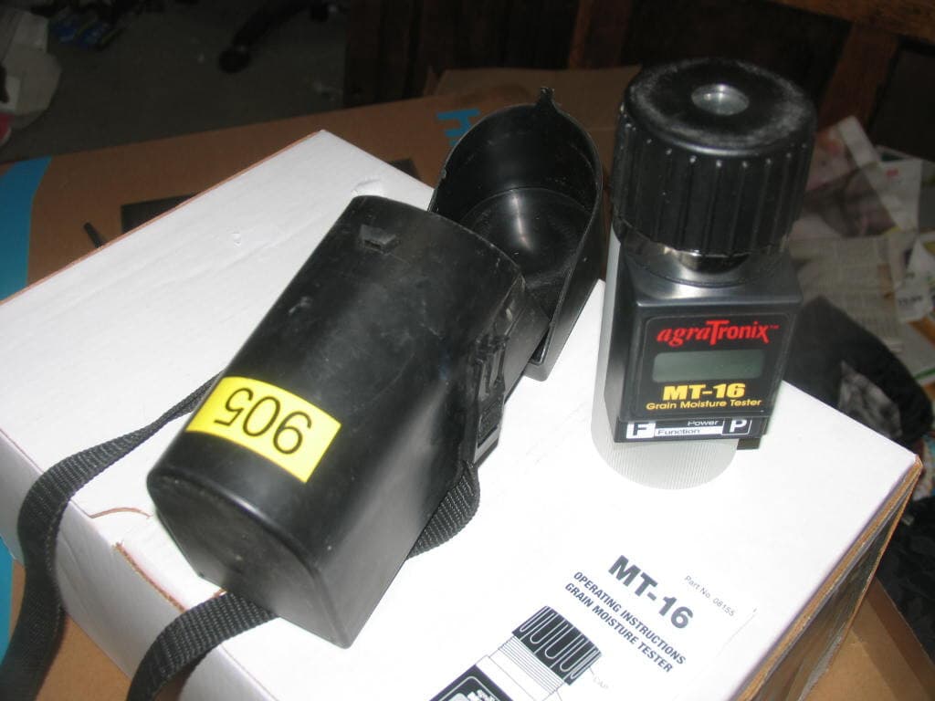 Agratronix Grain Moisture Tester MT-16   Corn Beans Wheat