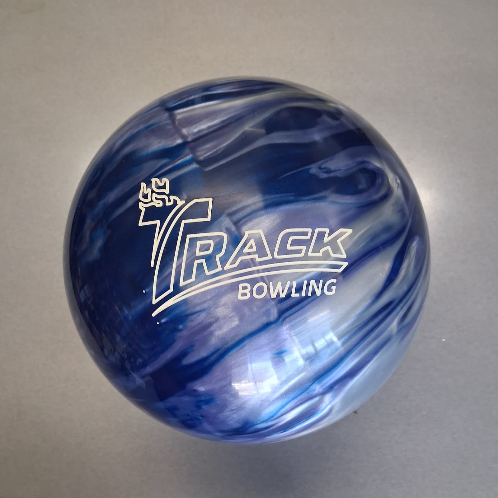 Track Cypher Pearl  Bowling Ball  15 lb   NEW IN BOX!  #126 4