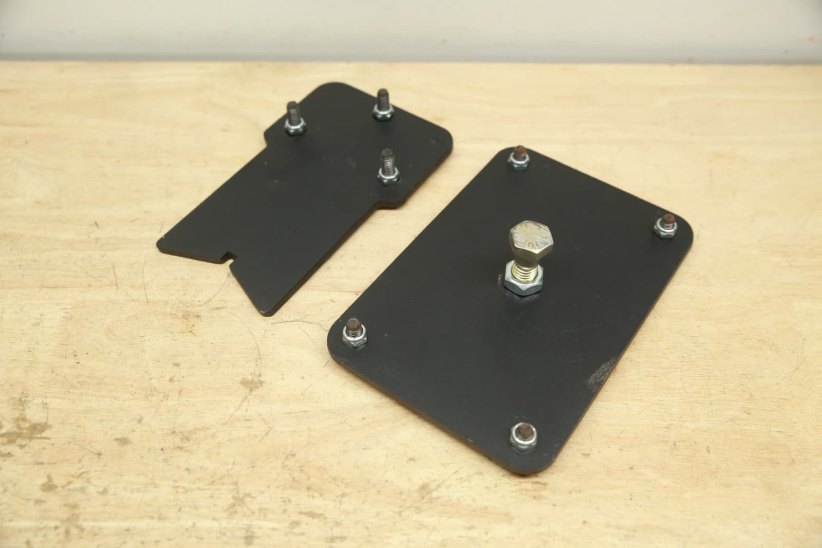 Q'STRAINT EZ Lock Bracket Plate for Invacare AVIVA STORM RX20 Power Chairs 2