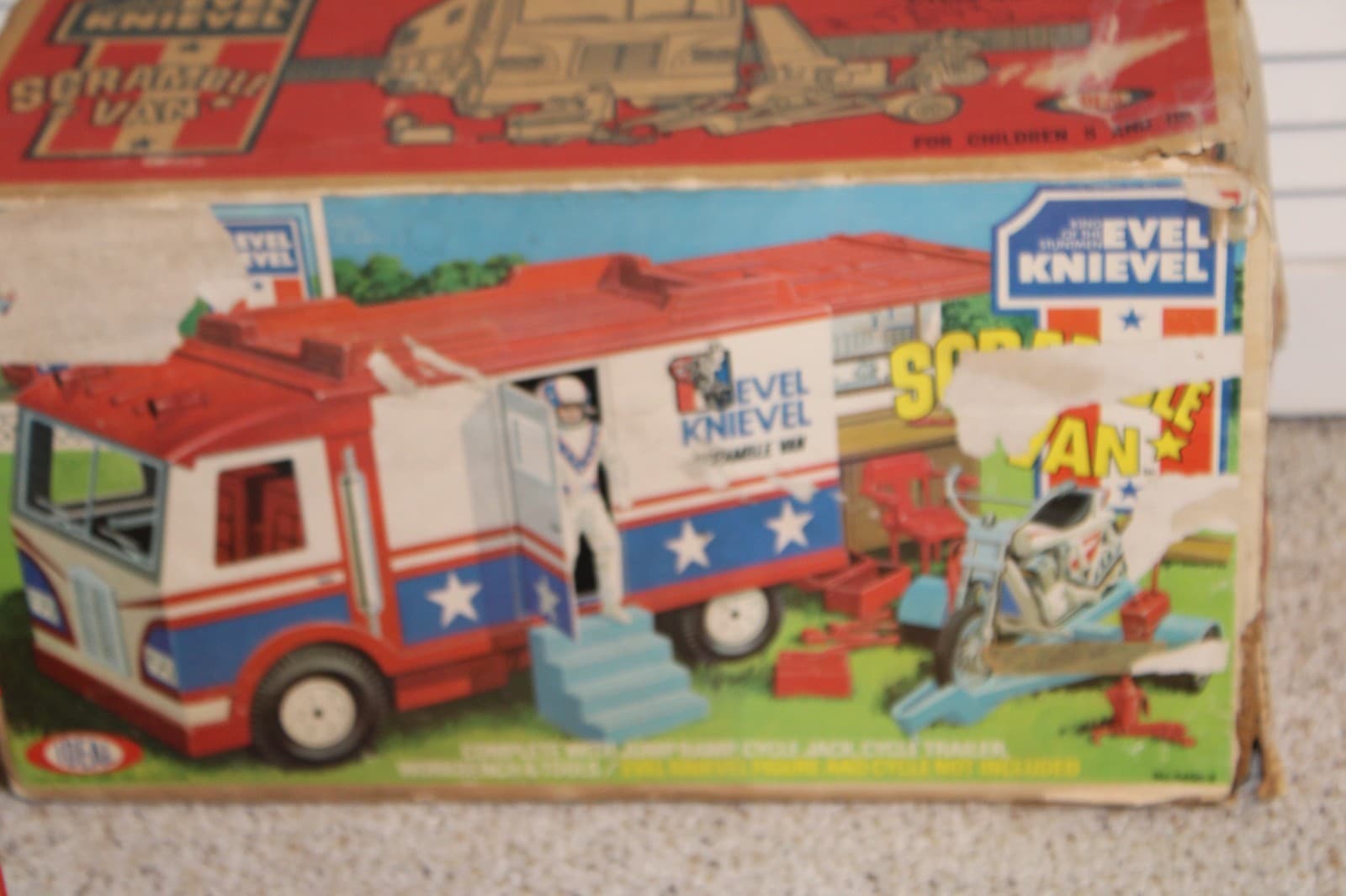VINTAGE 1973 EVEL KNIEVEL SCRAMBLE VAN WITH BOX AND MOST ACCESSORIES 4