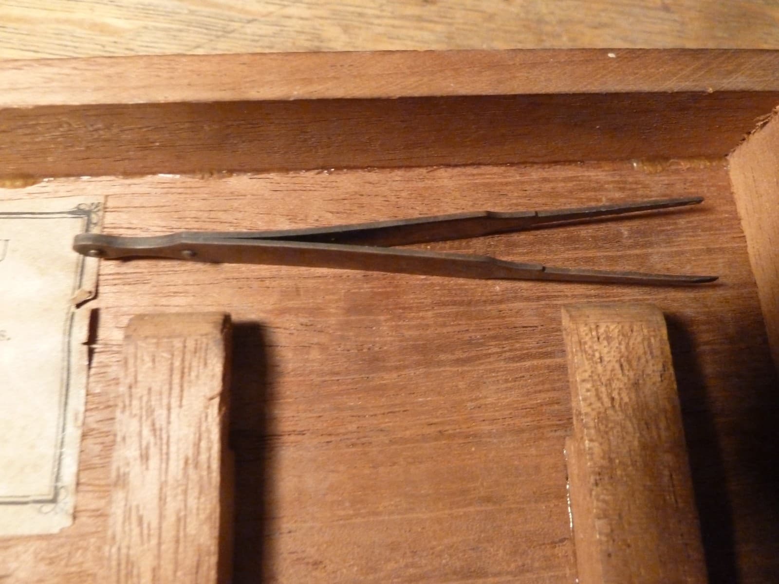 Antique French Field Microscope Grossissement Obtenu 30 Fois w/tweezers, 2 Slide 4