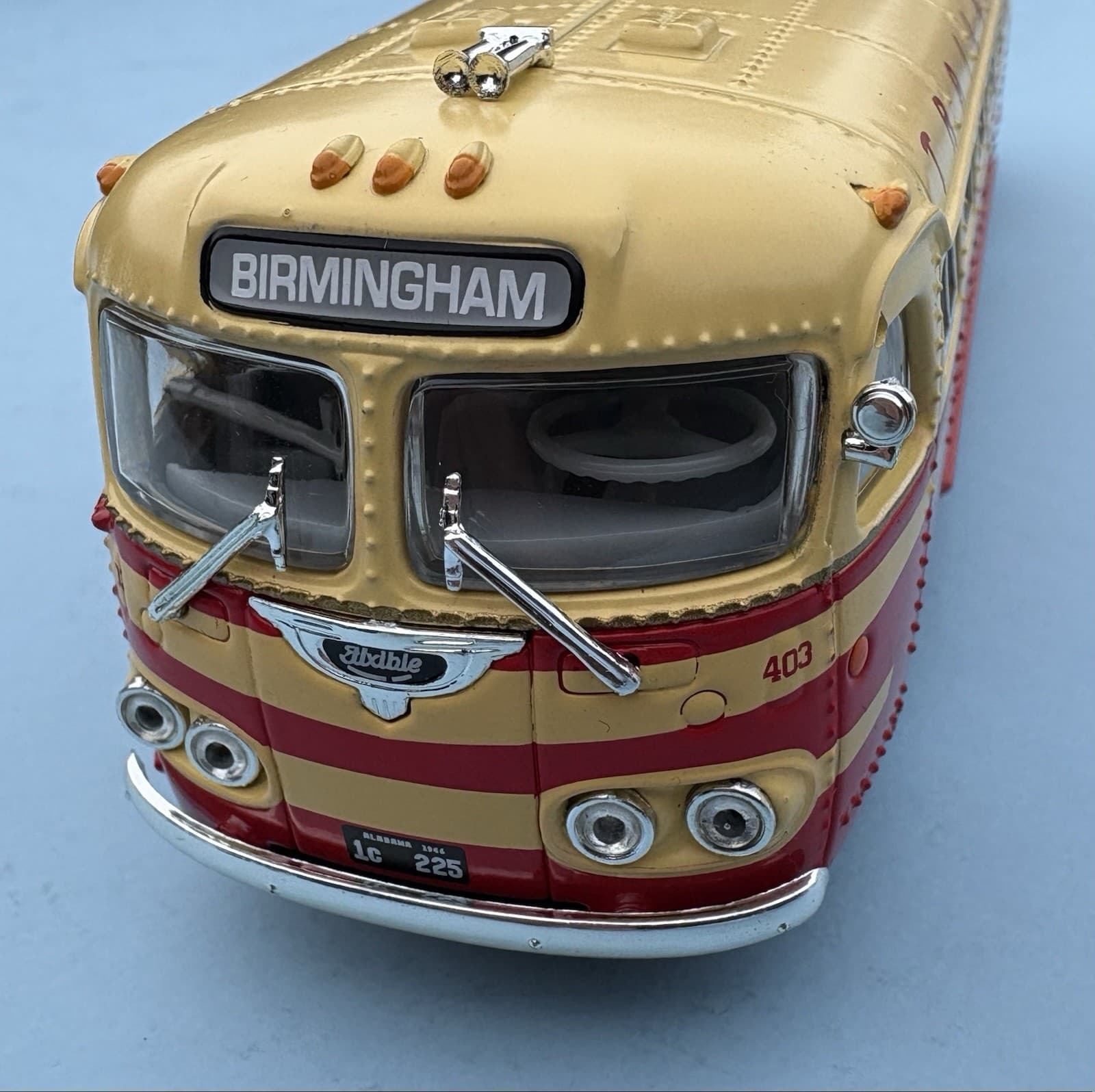 Corgi - Ltd Edition Trailways Crescent Clipper Bus 1:50 Scale, Dest: Birmingham 5