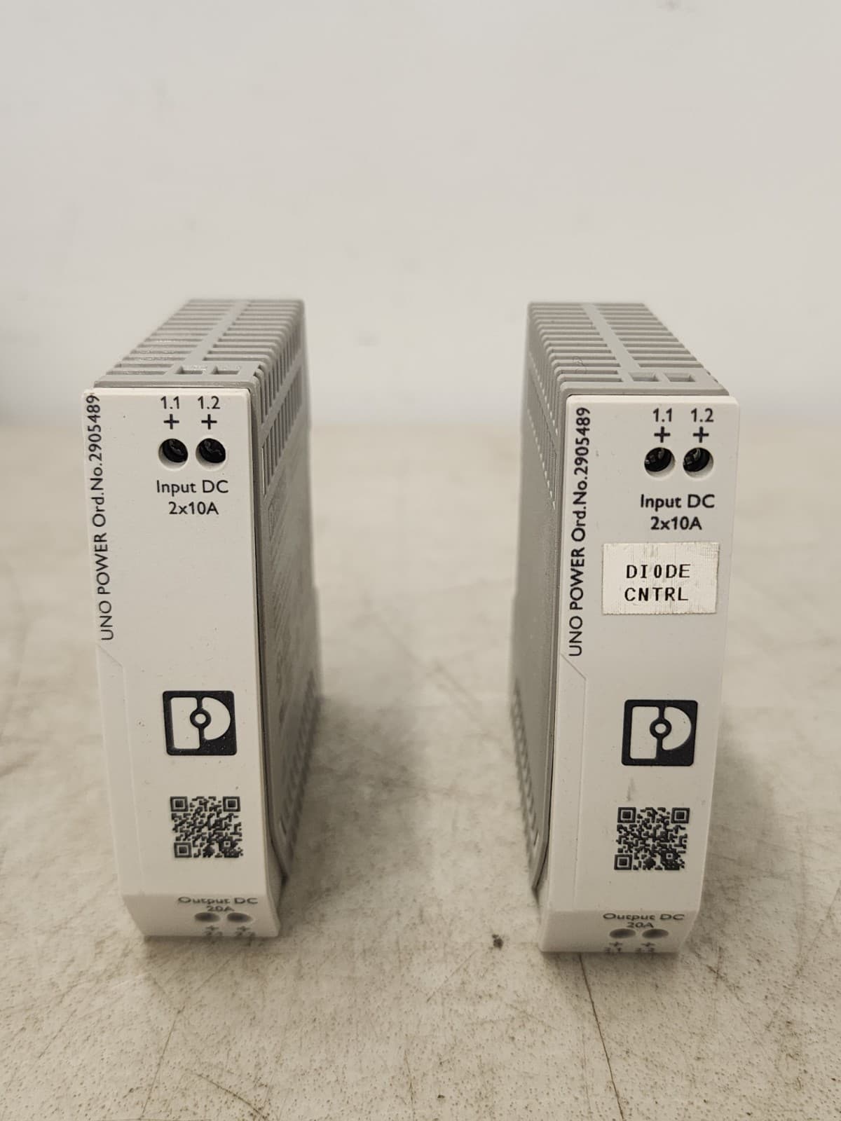 (2) Phoenix Contact 2905489 Redundancy module, 5 V - 24 Vdc, UNO POWER Series