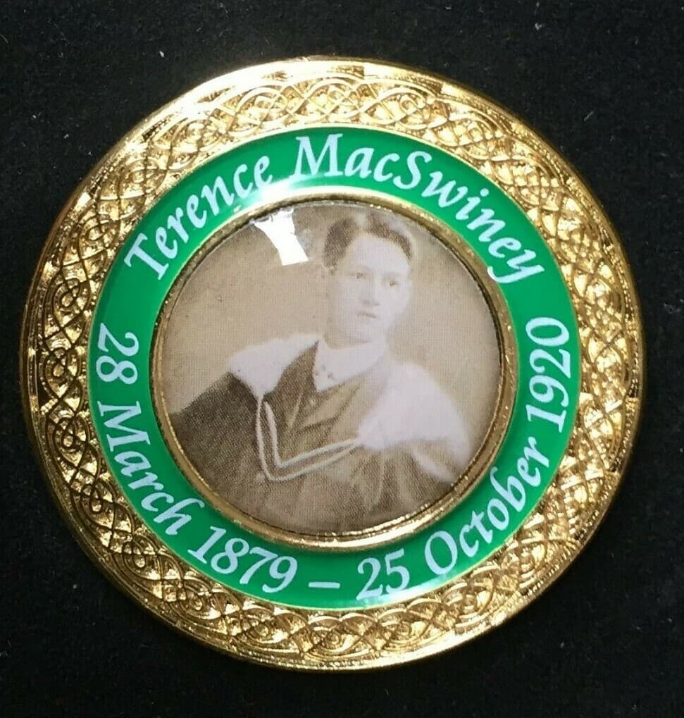Terence MacSwiney badge,Irish Republican ,MAYOR OF CORK ,died Hunger strike,1920 3
