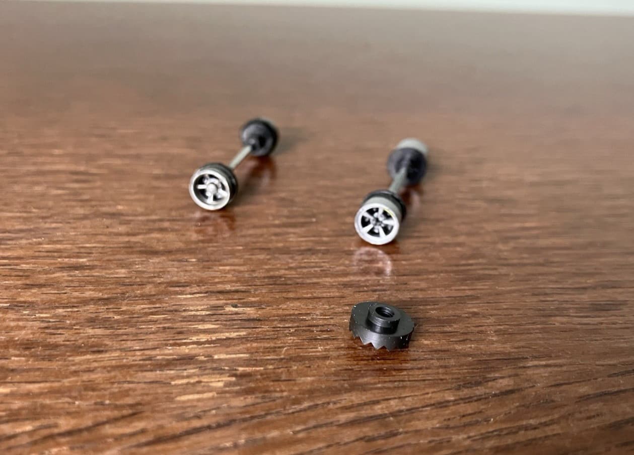 Aurora AFX Magnatraction Axles w/Five Spoke Wheels & Crown Gear in VGC 3