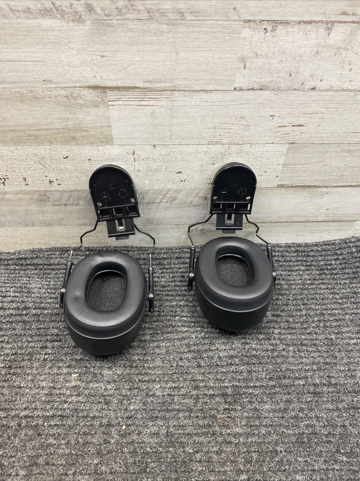 Pyramex Black Dielectric Hard Hat Cap Mounted Earmuffs, CMFB6010, NRR 23dB, New