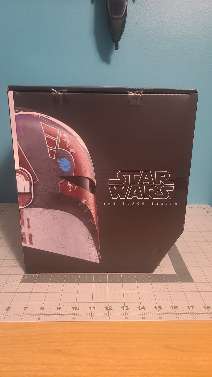 Star Wars The Black Series Sabine Wren Premium Electronic Helmet 4