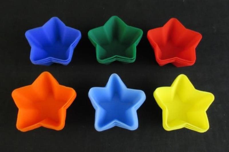 Lot of Kitchen Tools Crepe Makers Measuring Cups Containers Silicone Molds 5