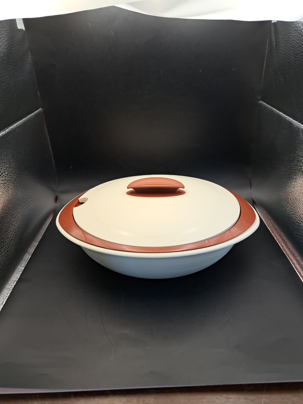 Tupperware 5006 Microwave Heat and Serve Insulated Oval Bowl 2.1 Liter 3 Pc. 2