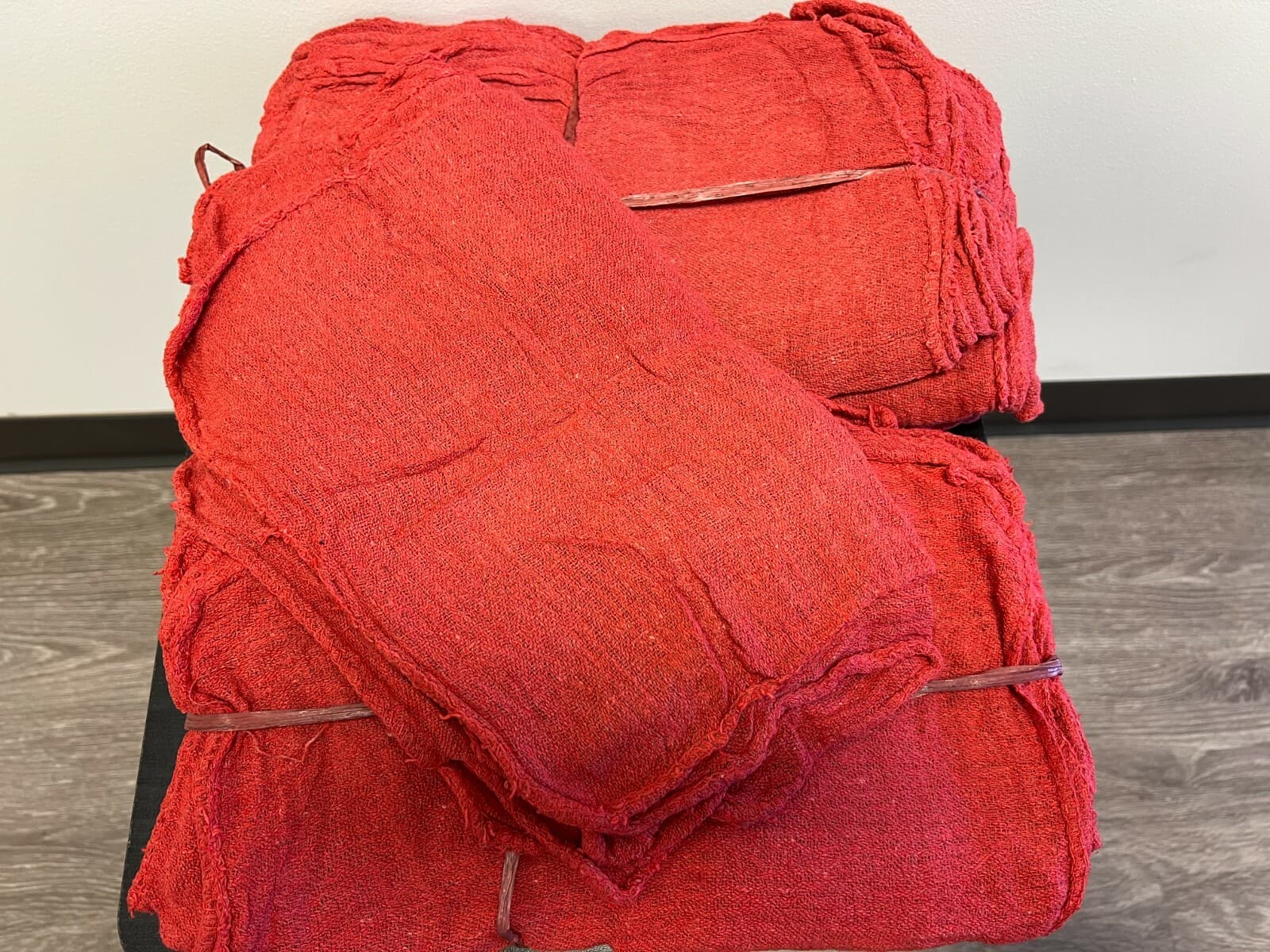2500 PIECES NEW RED INDUSTRIAL SHOP RAGS CLEANING TOWELS 3