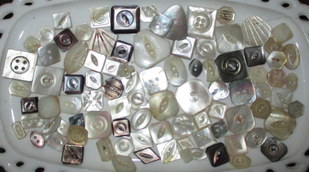 LOT 80+ ANTIQUE MOTHER OF PEARL MOP BUTTONS - ALL DIFFERENT SHAPES MANY CARVED 3