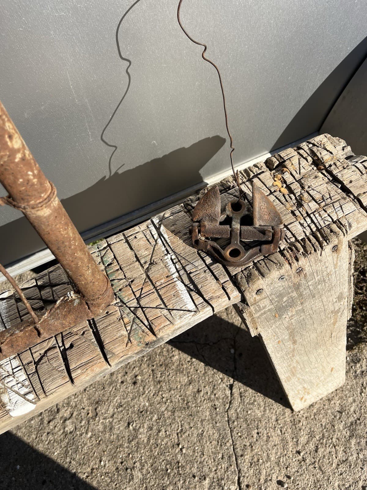 antique 3’ by 49” metal garden gate with latch with kinky loop top wire 6