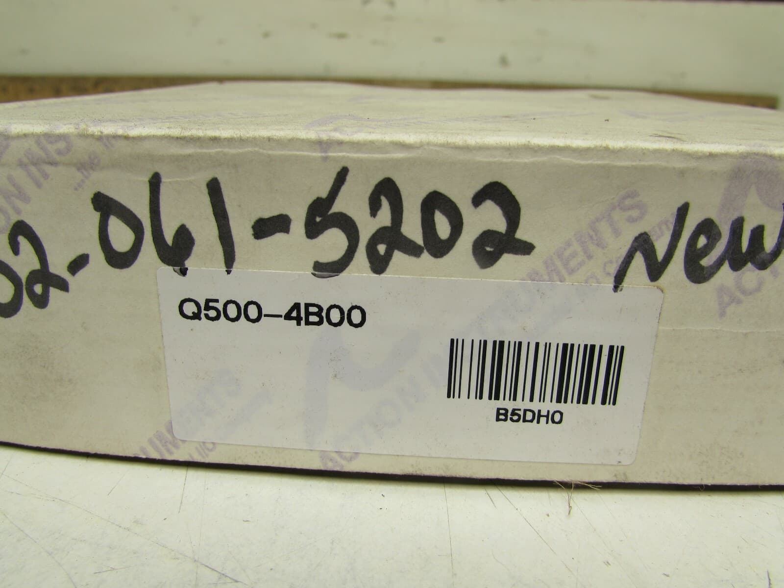 ACTION INSTRUMENTS  Q500-4B00 , 4 CH. LOOP POWERED CURRENT ISOLATOR ,NEW IN BOX  2