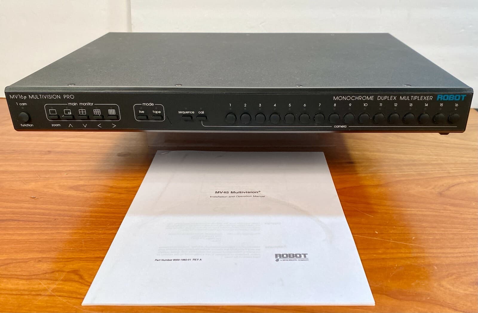 ROBOT Research Inc. MV45 Multivision Processor CCTV 4-Camera/Monitor Switch